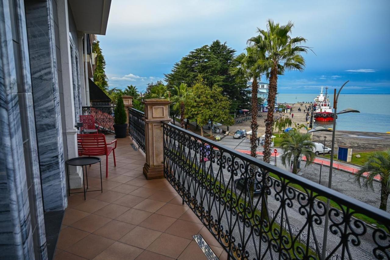 Hotel Retro Batumi Kültér fotó