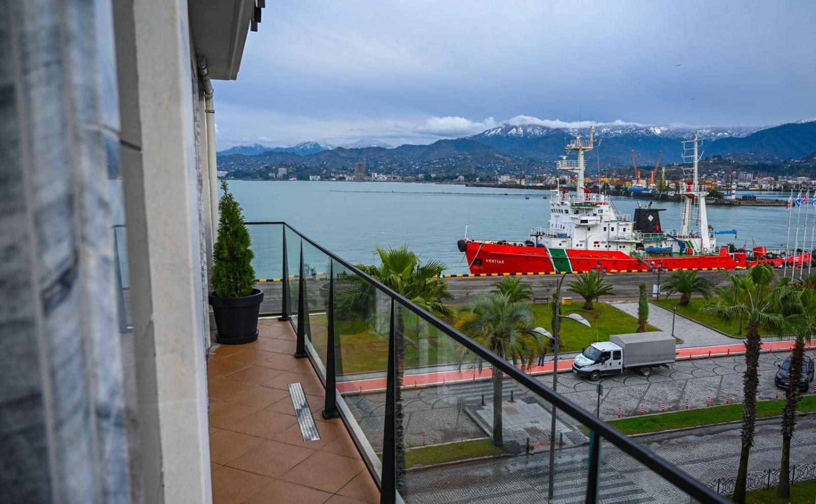 Hotel Retro Batumi Kültér fotó